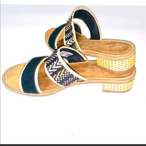 Tom’s sandals black/tan size 5